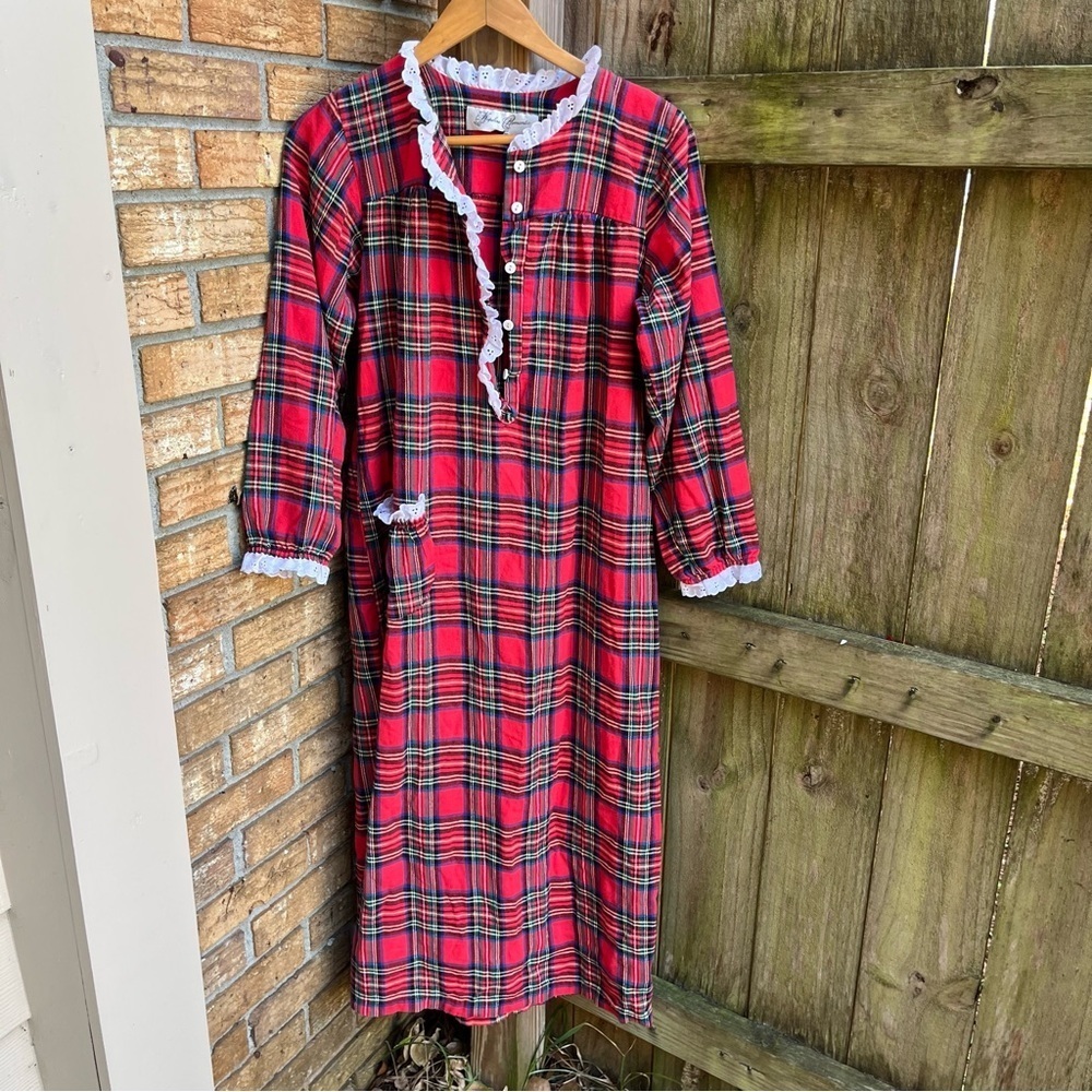 Vintage Women's Red Plaid Nightgown with Ruffle Trim